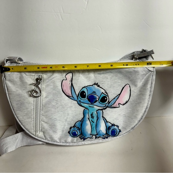 NWT. Disney Primark Stitch crossbody bag. Adorable gray bag - Picture 4 of 11